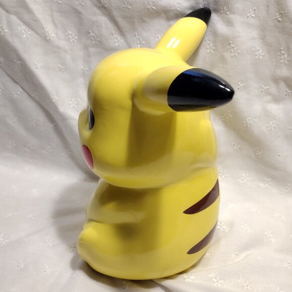 Pokemon || 8.5" Pikachu Ceramic Bank - Picture 5 of 11